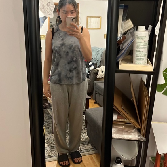 LULULEMON: lightweight run kit tank top. Never worn, very comfortable! - Picture 2 of 4